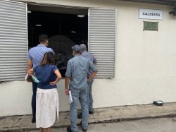 Bombeiros Civis visitam a Santa Casa de Santos